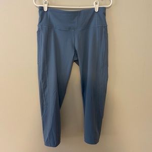 Victoria Sport cropped capris leggings